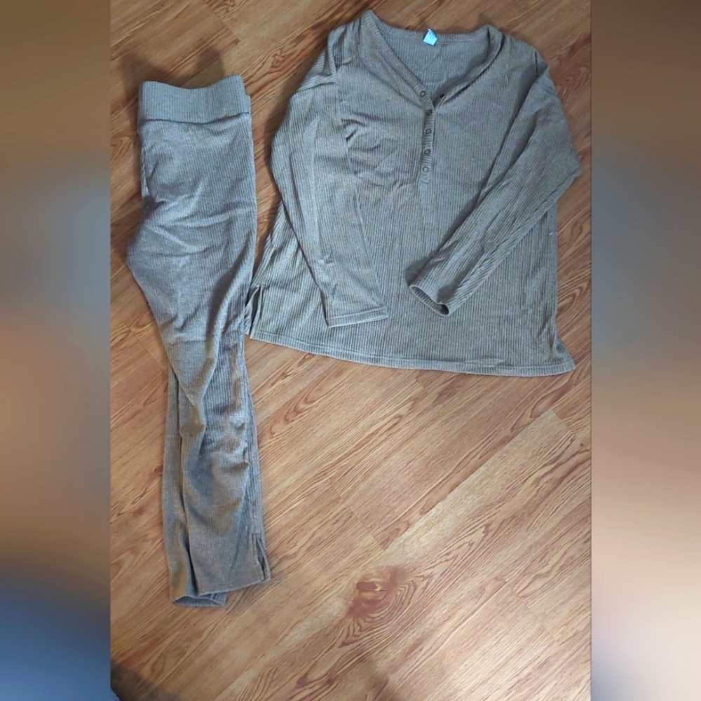 Old Navy Maternity Lounge Set Size small